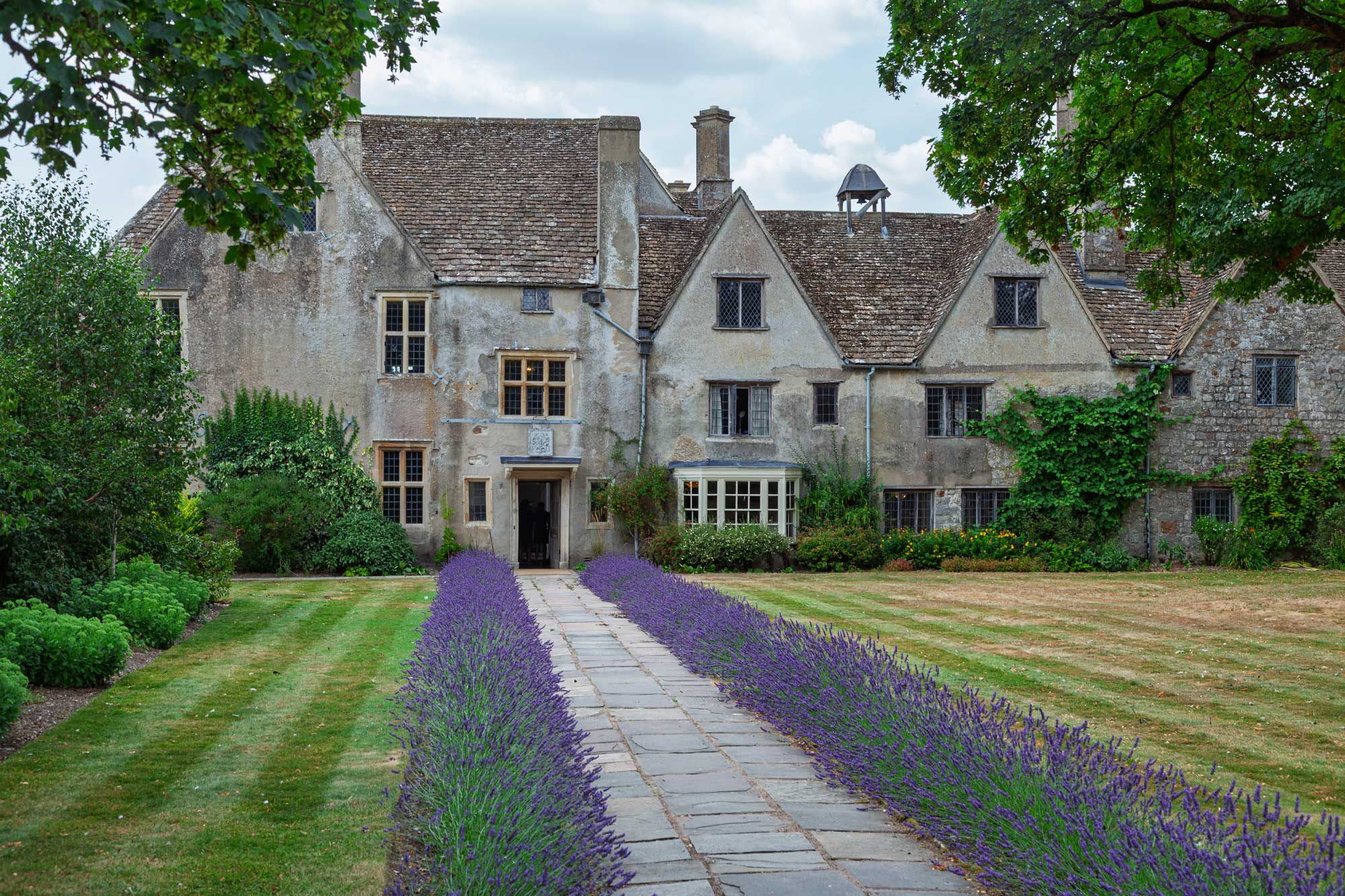 Avebury Manor